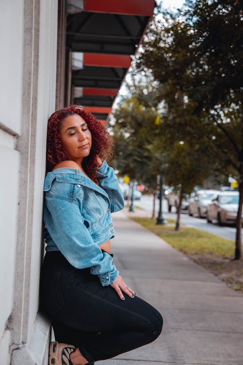 有关倚, 垂直拍摄, 城市的免费素材图片