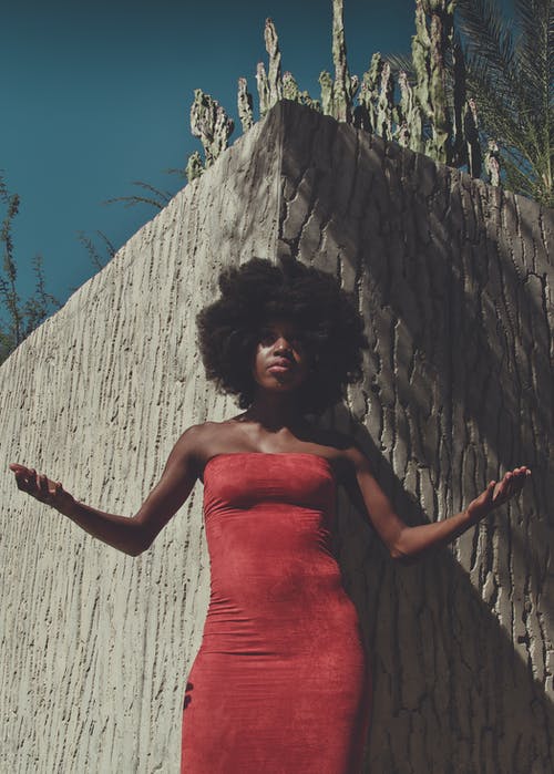 有关不均匀的, 举手, 举起手臂的免费素材图片