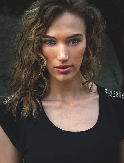 有关T恤, 一瞥, 不快乐的免费素材图片