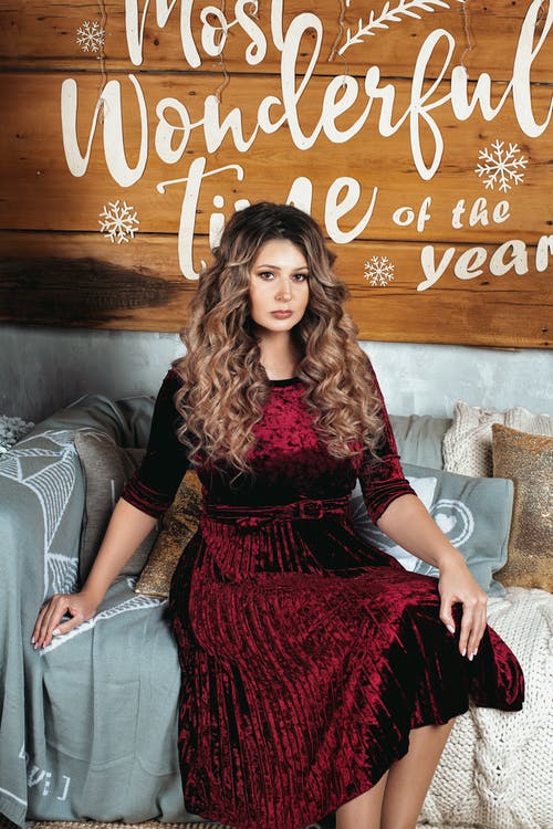 有关坐, 垂直拍摄, 女人的免费素材图片