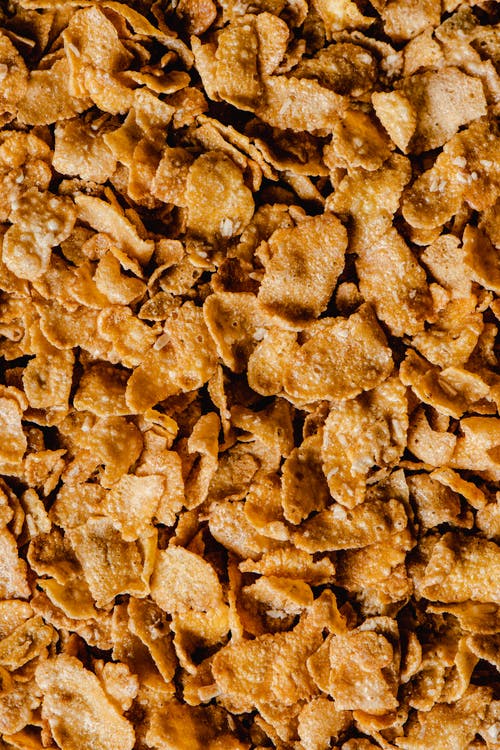 棕色和白色的石头碎片 · 免费素材图片