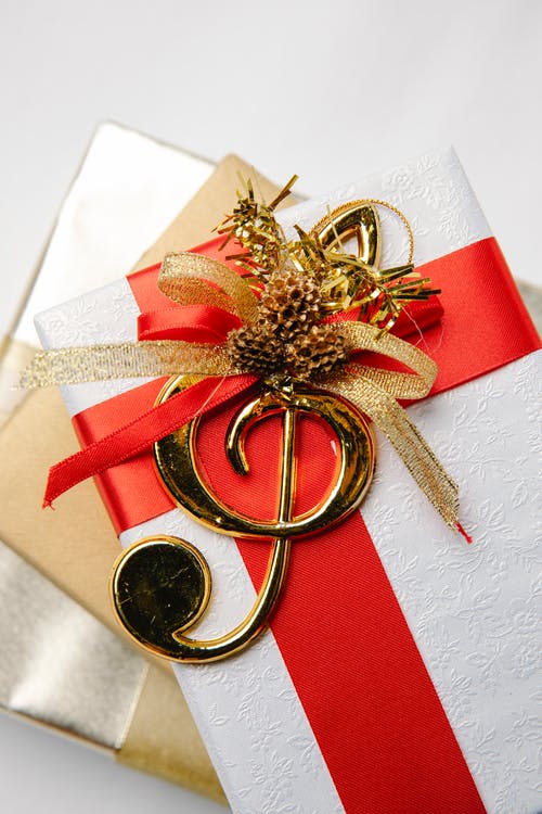 金银圆形吊坠 · 免费素材图片