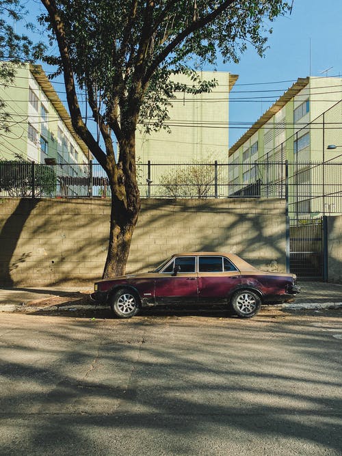 有关停, 四门轿车, 垂直拍摄的免费素材图片