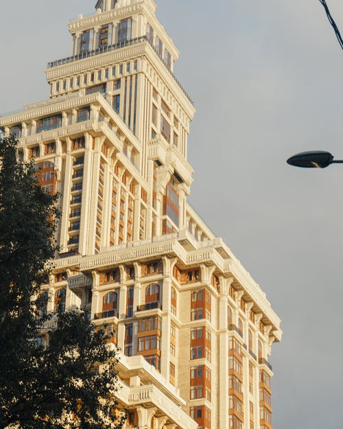 有关不动产, 从下面, 低角度的免费素材图片