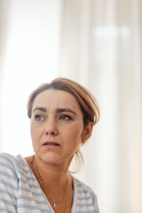 有关垂直拍摄, 女人, 景深的免费素材图片