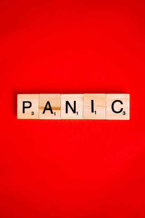 红色背景与数字8 · 免费素材图片