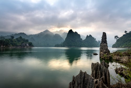 有关不均匀的, 侵蚀, 卵石的免费素材图片