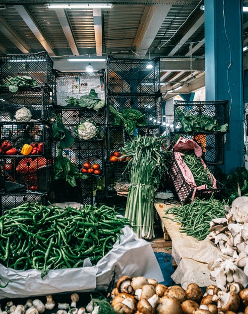 市场上的绿色和红色蔬菜 · 免费素材图片