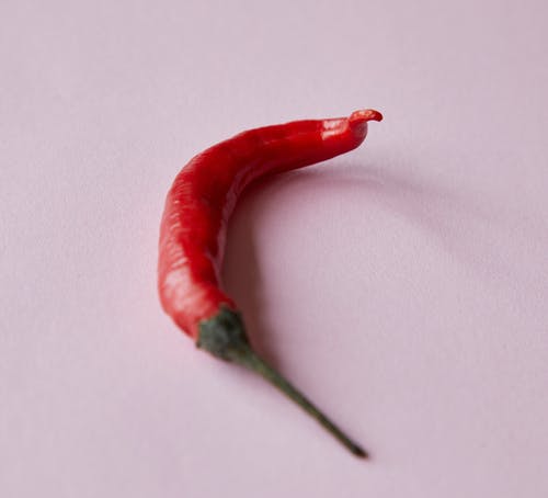 白色纺织红辣椒 · 免费素材图片
