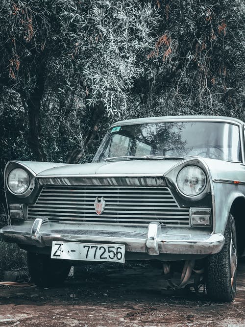 有关单色, 垂直拍摄, 汽车的免费素材图片