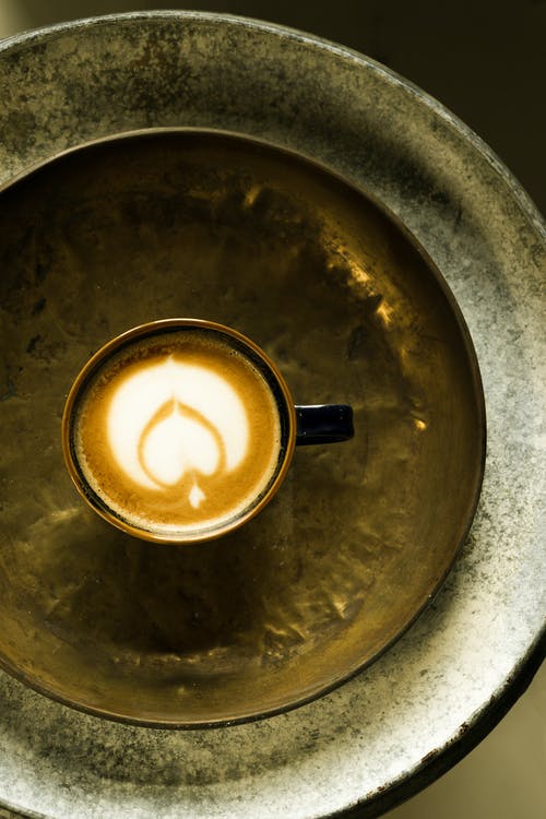 棕色液体不锈钢杯 · 免费素材图片