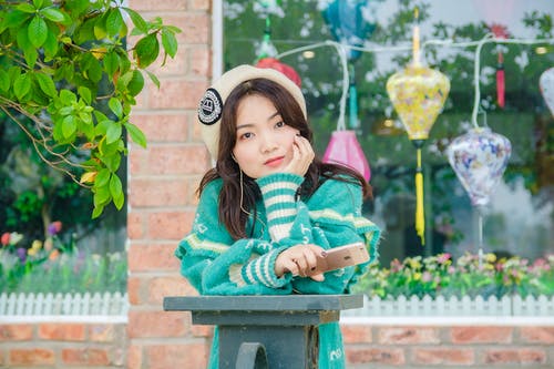 有关3C用品, 女人, 女性的免费素材图片