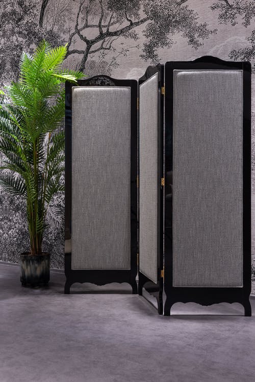 灰色和黑色木柜 · 免费素材图片