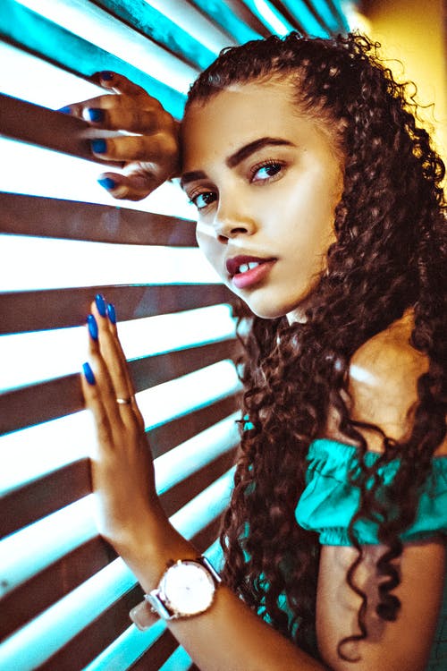 有关侧面图, 垂直拍摄, 女人的免费素材图片