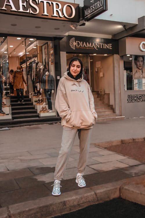 有关人行道, 垂直拍摄, 夹克的免费素材图片