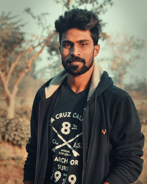 有关人, 垂直拍摄, 有胡子的的免费素材图片