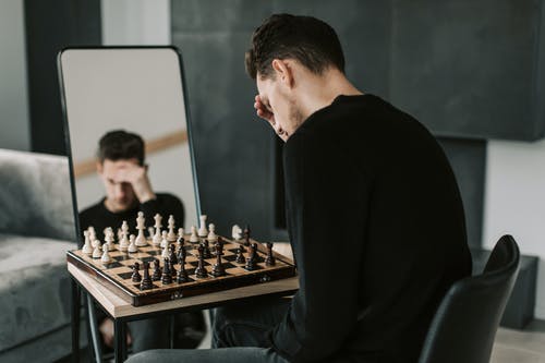 有关人, 反射, 室内的免费素材图片