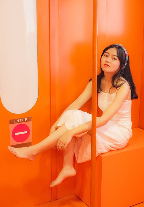 有关光, 坐, 年轻的免费素材图片