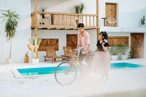 有关一对, 一起, 全身的免费素材图片