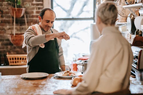有关一对, 一起, 中年的免费素材图片