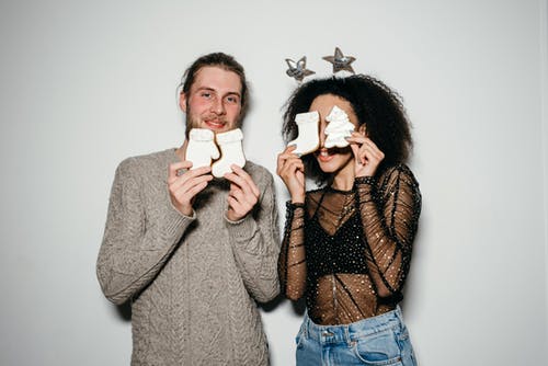 有关一对, 微笑, 有胡子的人的免费素材图片