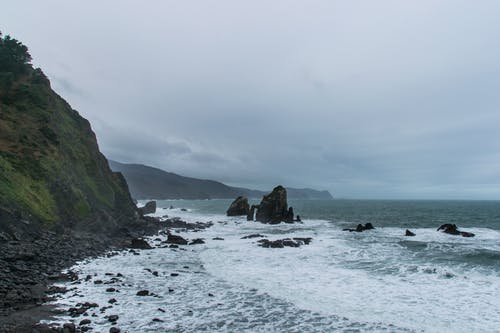 有关gaztelugatxe, 地平线, 坏心情的免费素材图片