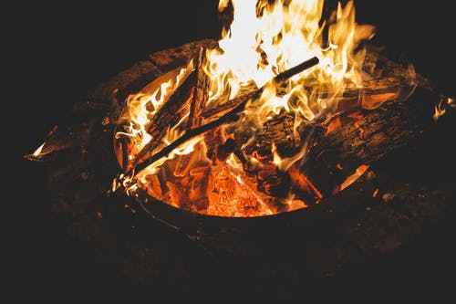 有关升火的木柴, 夜间, 大火的免费素材图片