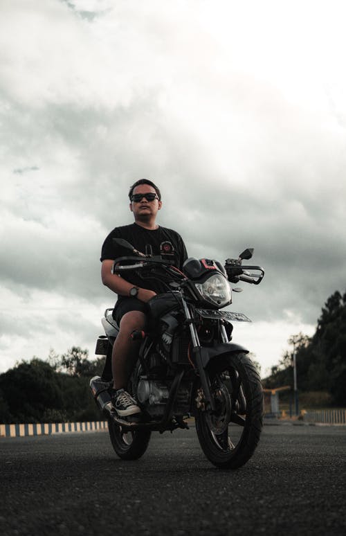 有关人, 低角度拍摄, 匡威 all star的免费素材图片