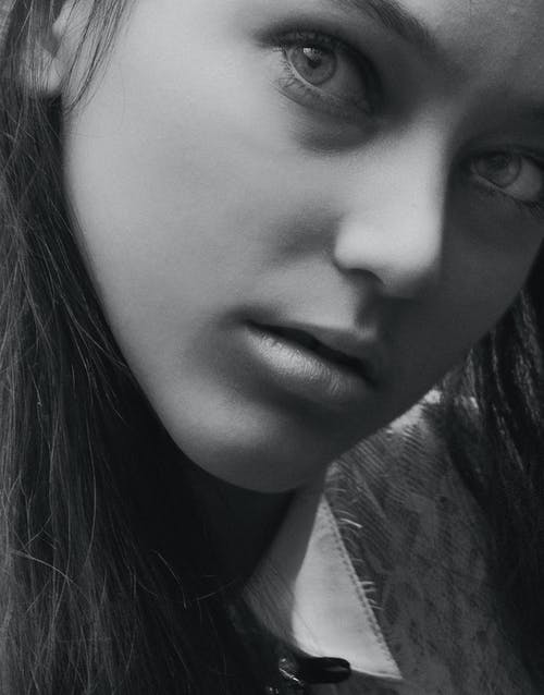 有关单色, 女人, 模特姿势的免费素材图片