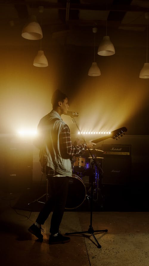 有关人, 休闲, 仪器的免费素材图片