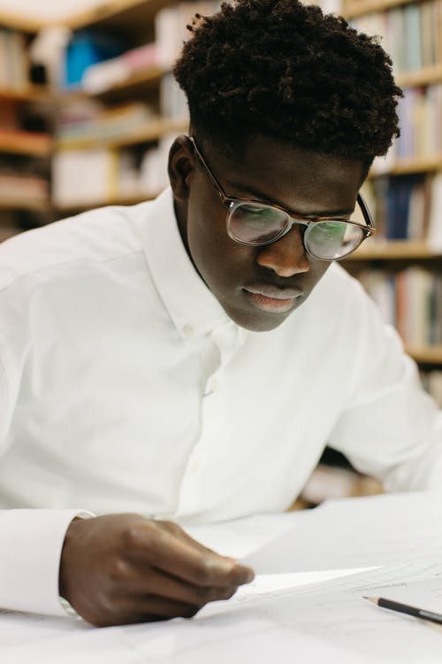 有关图书, 握住, 白皮书的免费素材图片