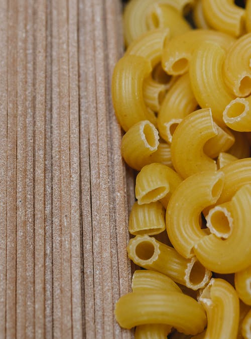 棕色纺织黄色面食 · 免费素材图片