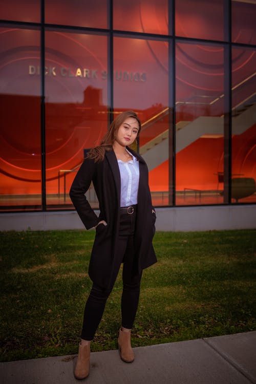 有关垂直的, 年轻, 摆姿势的免费素材图片