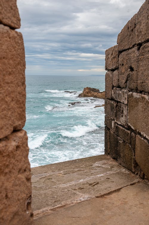 有关垂直拍摄, 壮观, 多云的的免费素材图片