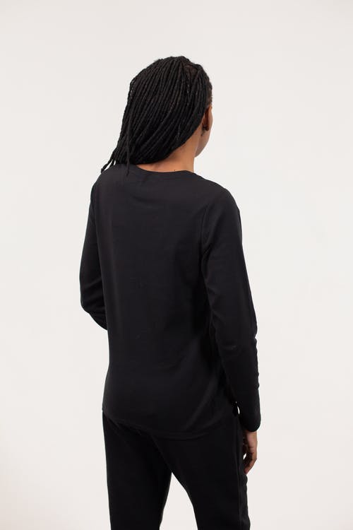 黑色长袖衬衫的女人 · 免费素材图片