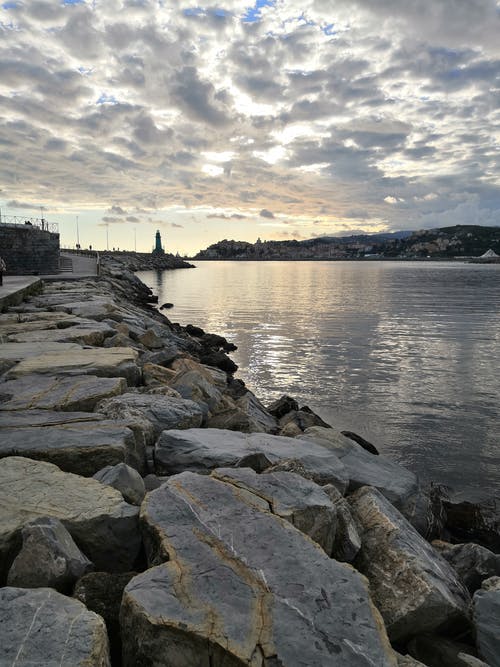 有关垂直拍摄, 岩石, 戶外的免费素材图片