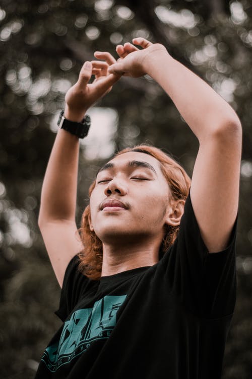 有关T恤, 举起手臂, 享受的免费素材图片