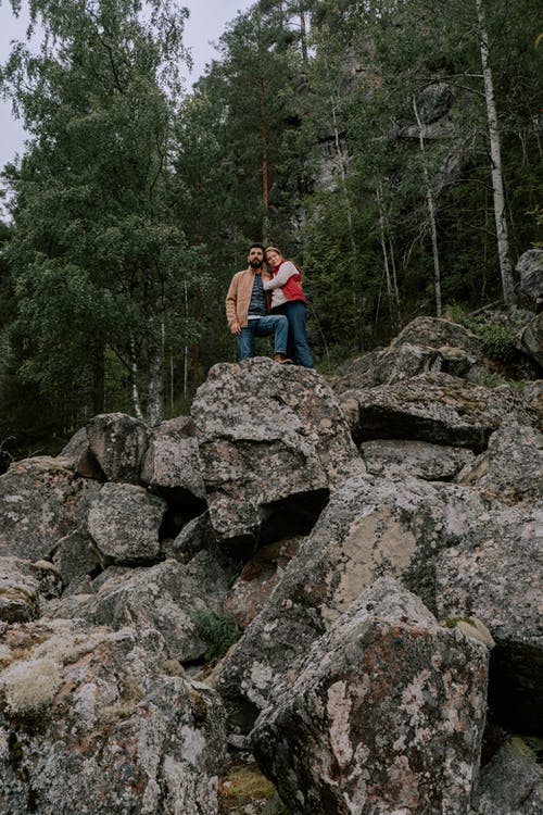 有关一对, 低角度拍摄, 垂直拍摄的免费素材图片