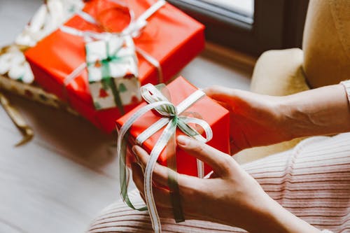 有关包裹, 展示, 手的免费素材图片