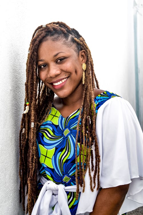 有关垂直拍摄, 女人, 微笑的免费素材图片