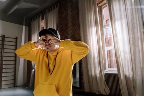 有关人, 标志语言, 连帽衫的免费素材图片