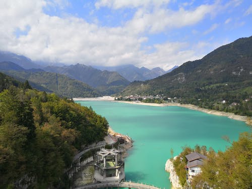 有关山, 房子, 景观的免费素材图片