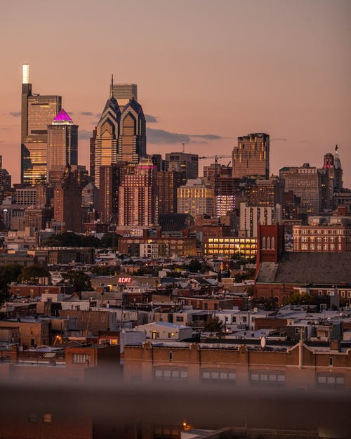 夜间城市天际线 · 免费素材图片