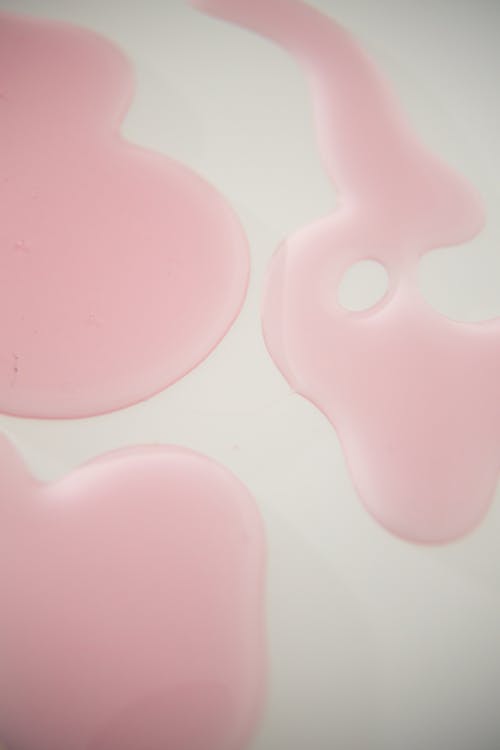粉色心形塑料玩具 · 免费素材图片