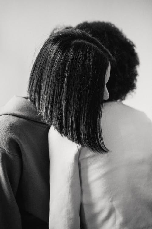 黑色针织帽的女人 · 免费素材图片