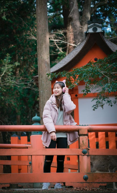 有关垂直拍摄, 户外, 栏杆的免费素材图片