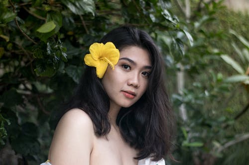 有关年輕, 拍照片, 擺姿勢的免费素材图片