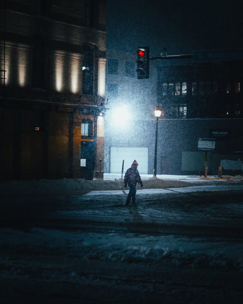 有关下雪, 人, 冬季的免费素材图片