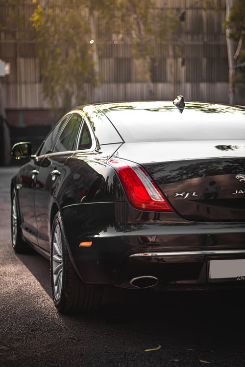 黑色保时捷911上路 · 免费素材图片