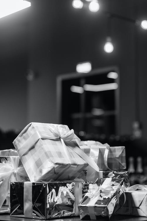 有关垂直拍摄, 室内, 灰阶的免费素材图片